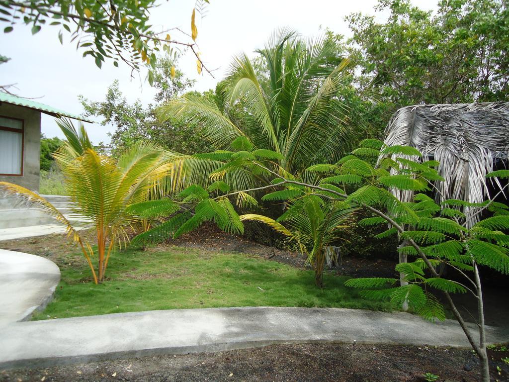 Cartago Bay Villa Puerto Villamil Exterior photo